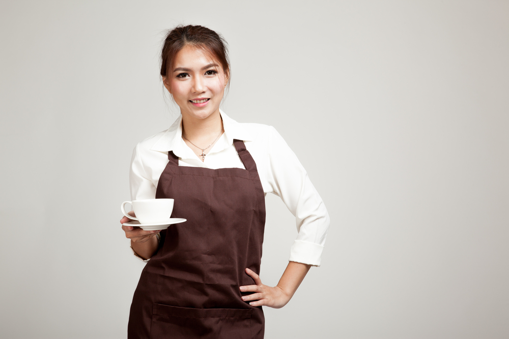 Молодая официантка в придорожном кафе обслуживает голой фото